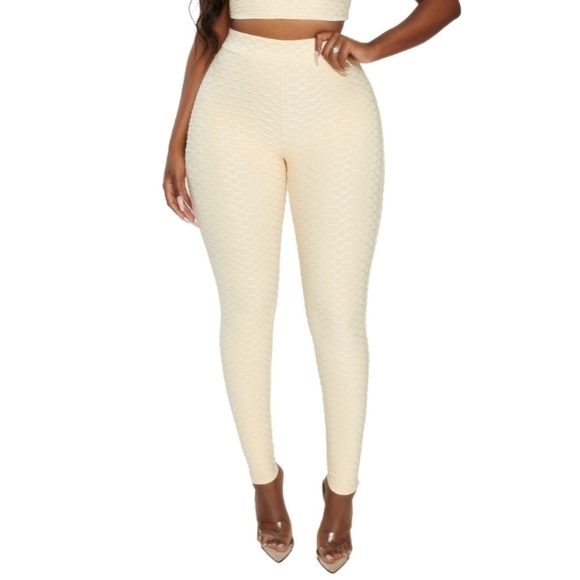 The Naked Wardrobe leggings🍯 - Picture 2 of 9